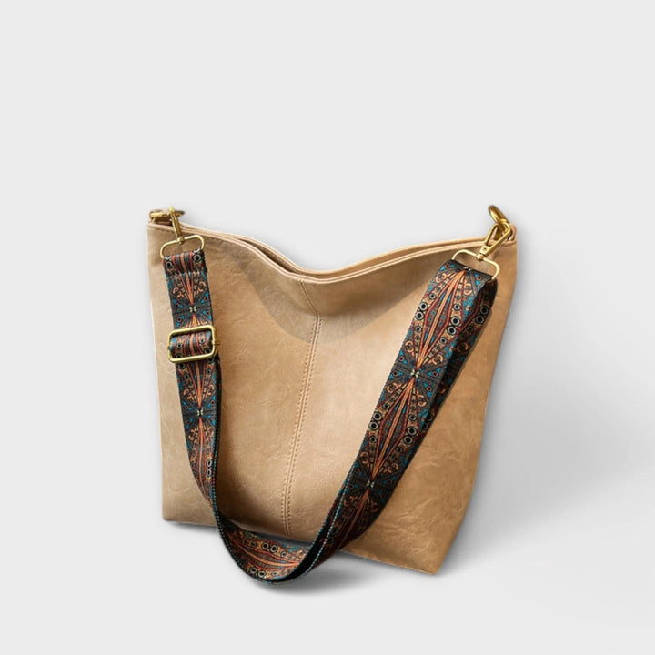 Celon – Vintage Bag with Timeless Elegance